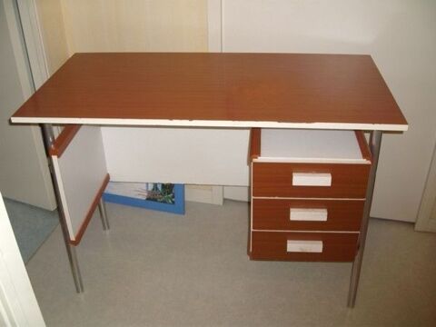 BUREAU 35 Sarcey (69)