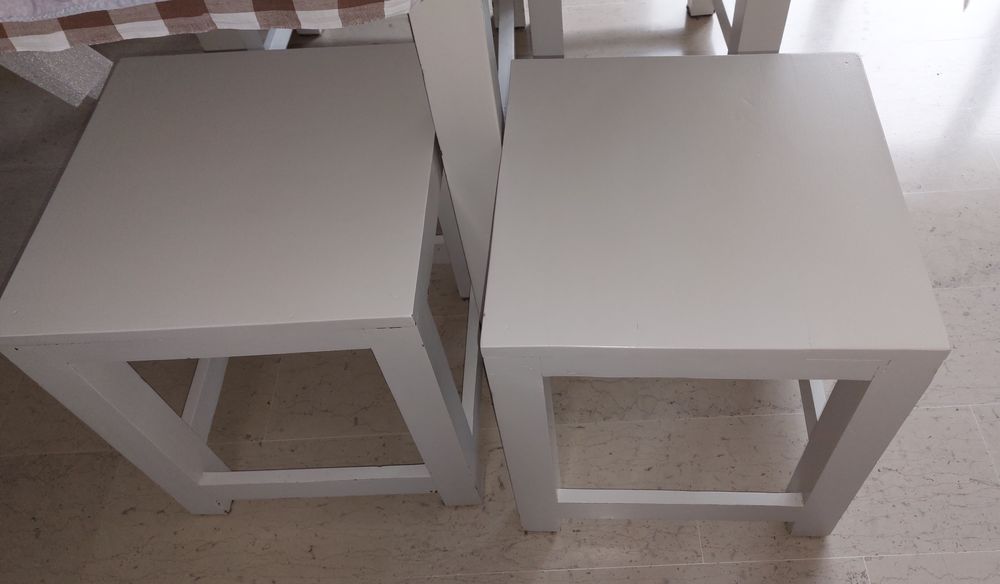 table carr&eacute; bois peinture grise Meubles