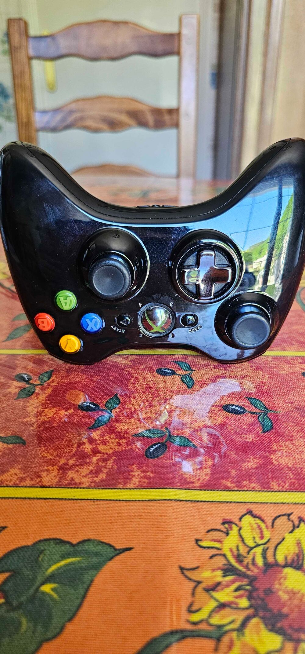 manette xbox 360neuve colector jamais utilis&eacute; Consoles et jeux vidos
