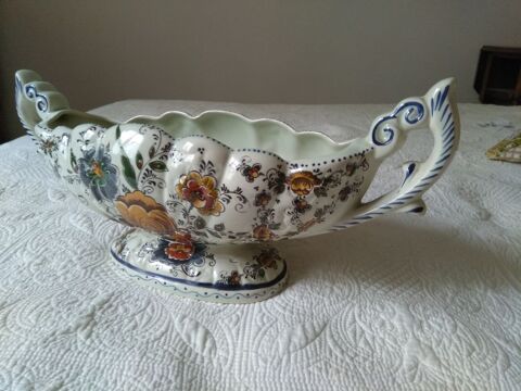 jardinière en faience de Delft. 45 Bondy (93)