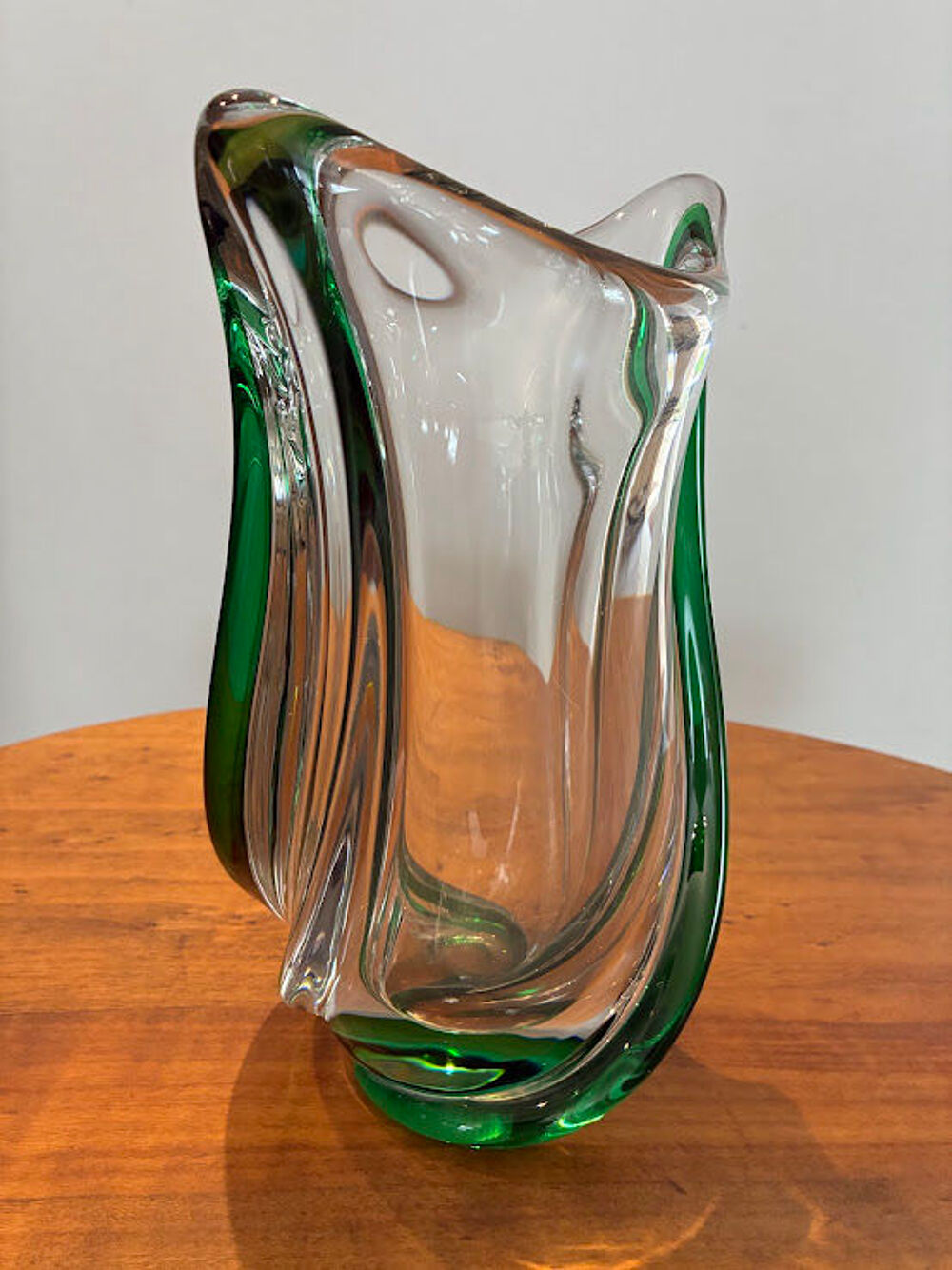 Grand vase torsad&eacute; cristal Saint-Louis sign&eacute; Décoration