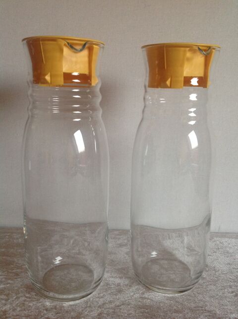 BOUTEILLES PICHETS CARAFES EN VERRE BEC VERSEUR Envoi Possib 9 Tr�gunc (29)