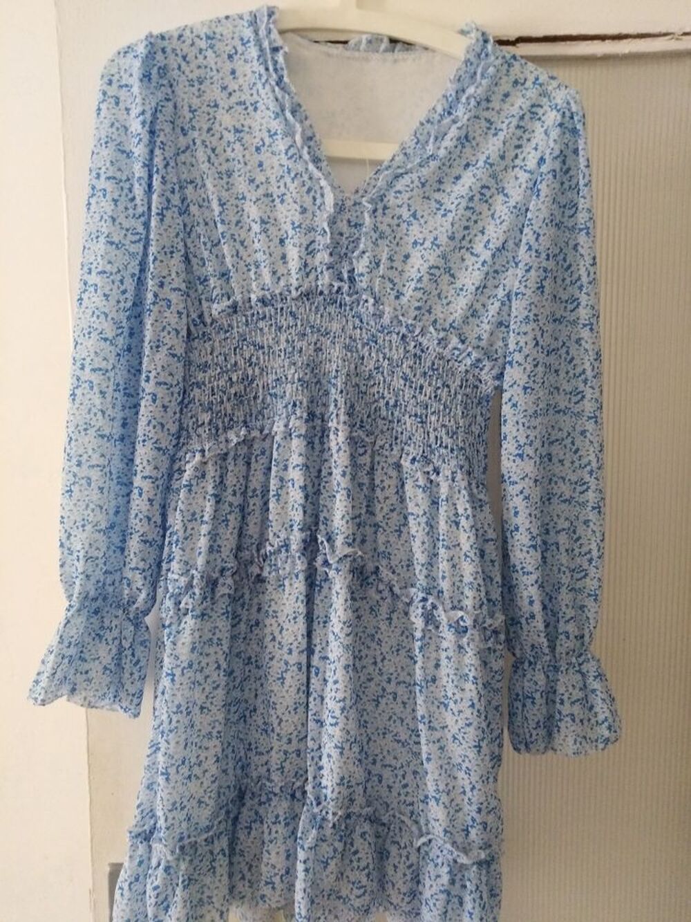 robe bleue tiss&eacute;e en Europe Vêtements