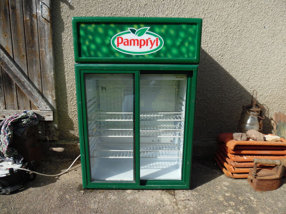 vitrine r&eacute;frig&eacute;r&eacute;e de marque pampryl. 