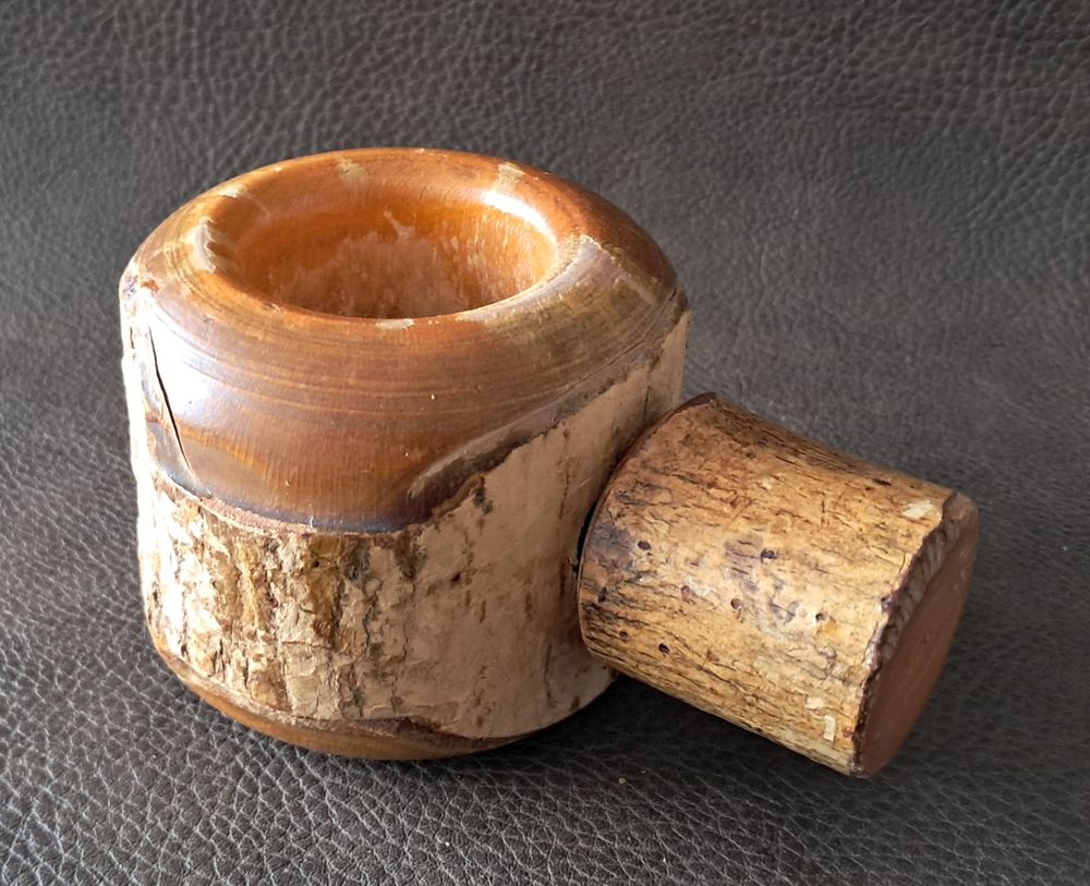 casse noix noisettes en bois brut souvenir de Cavalaire 