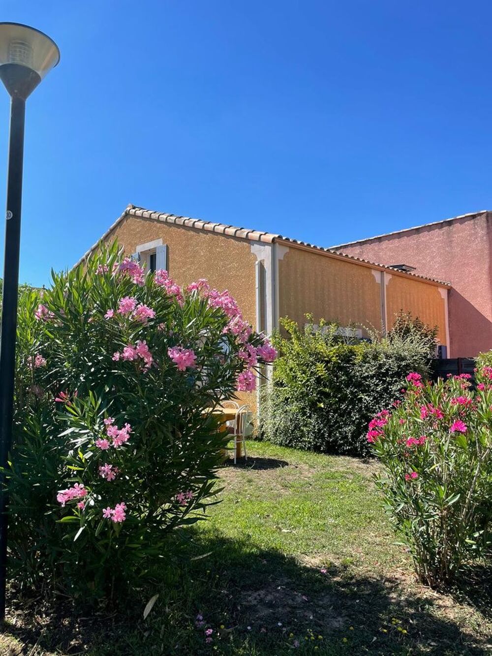 Vente Maison Maisonnette T2 duplex avec jardin privatif, parking et 3 piscines €