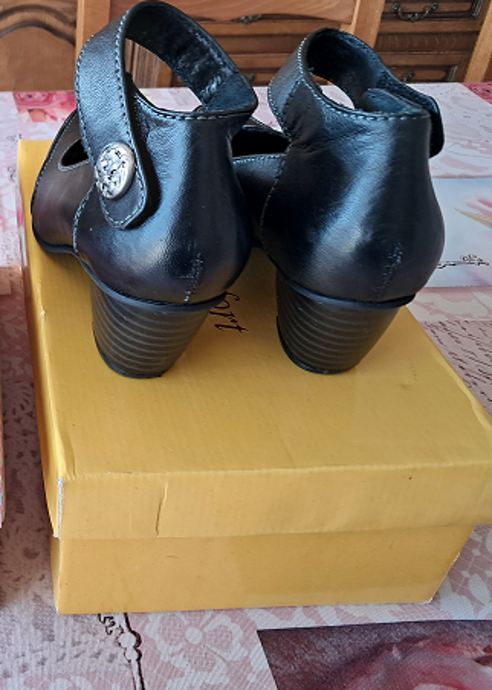 Chaussure Noire Taille 39 noire mode accessoires TV cosplay Chaussures