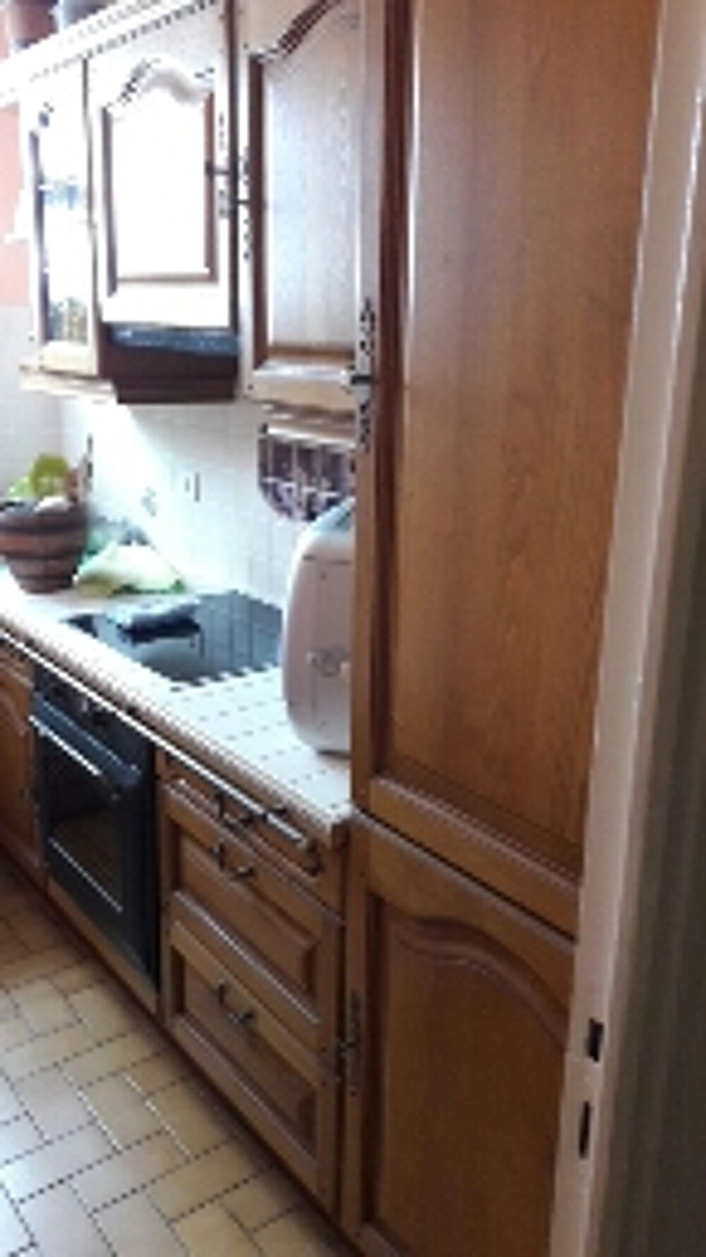 a vendre cuisine &eacute;quip&eacute;e &eacute;tat neuf prix d achat 10000 euros vendu 3000 euros &agrave; saisir vent pour cause d&eacute;m&eacute;nagement pour raison handicap 
appeler au 0617108141 mail mars. santhune @sfr.fr Electroménager
