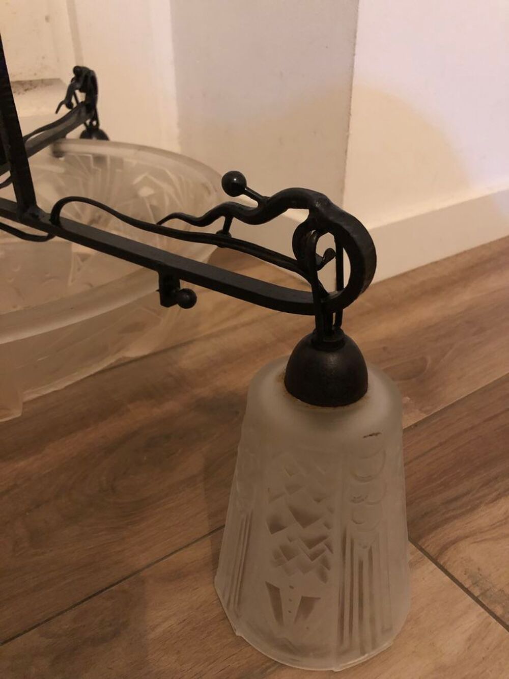lustre en fer forg&eacute; Décoration