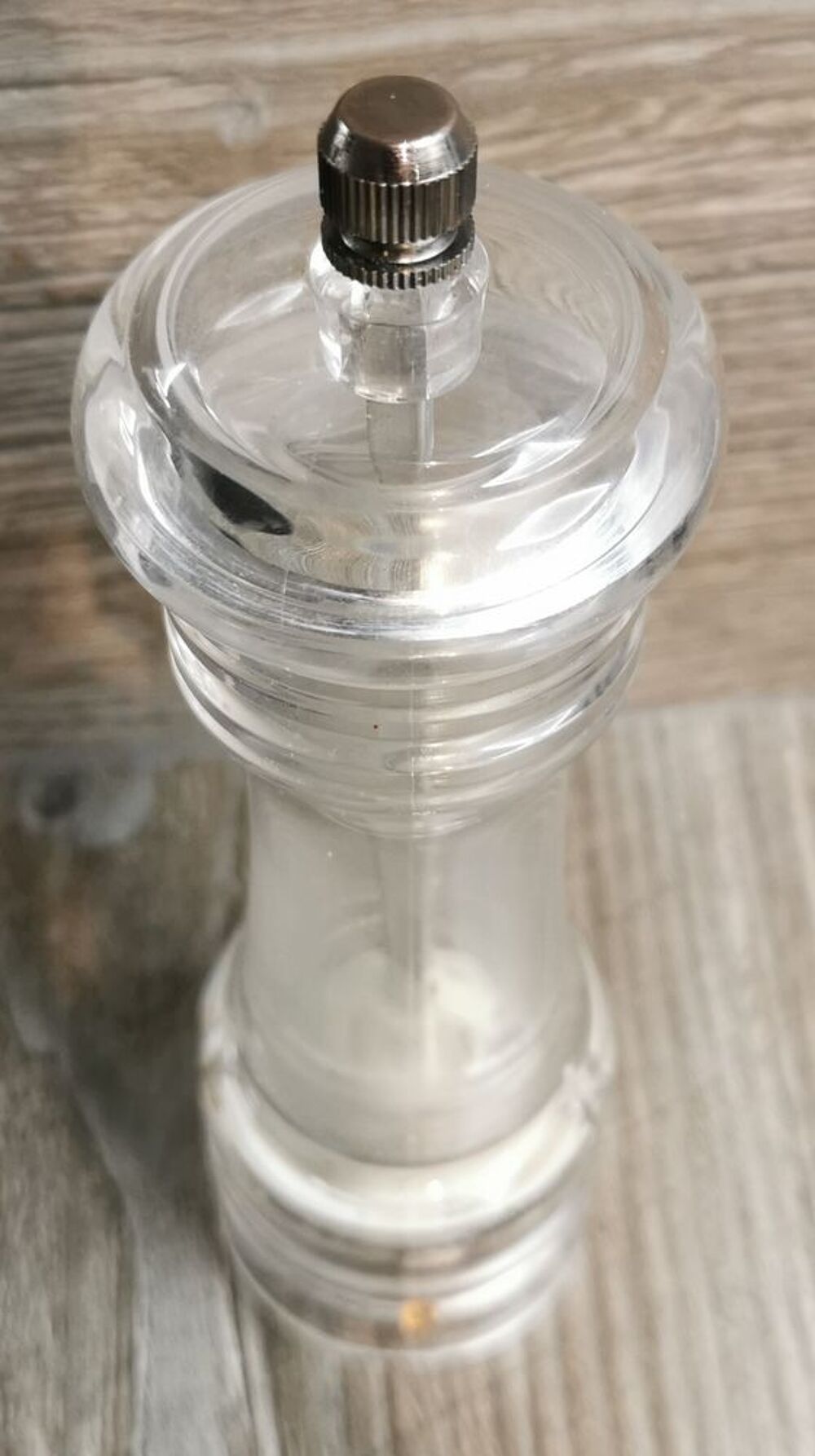Sali&egrave;re/poivri&egrave;re transparente en TBE Cuisine