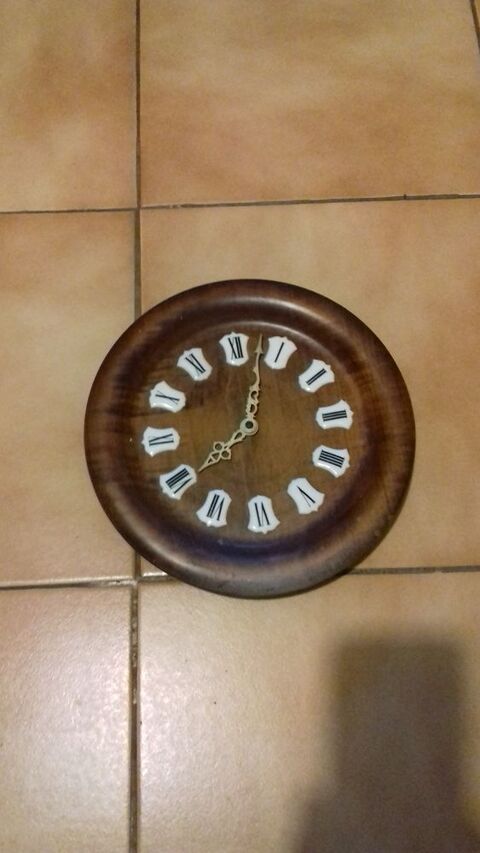 Horloge électrique en bois véritable
10 Septèmes-les-Vallons (13)