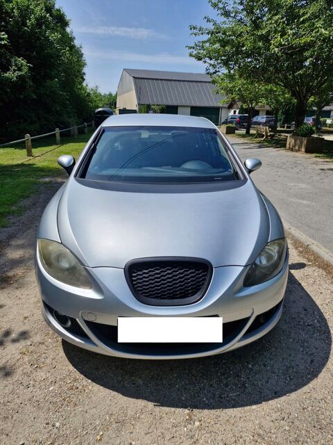 Seat leon 1.6 REFERENCE BERLINE ESSENCE GRIS CLAIR