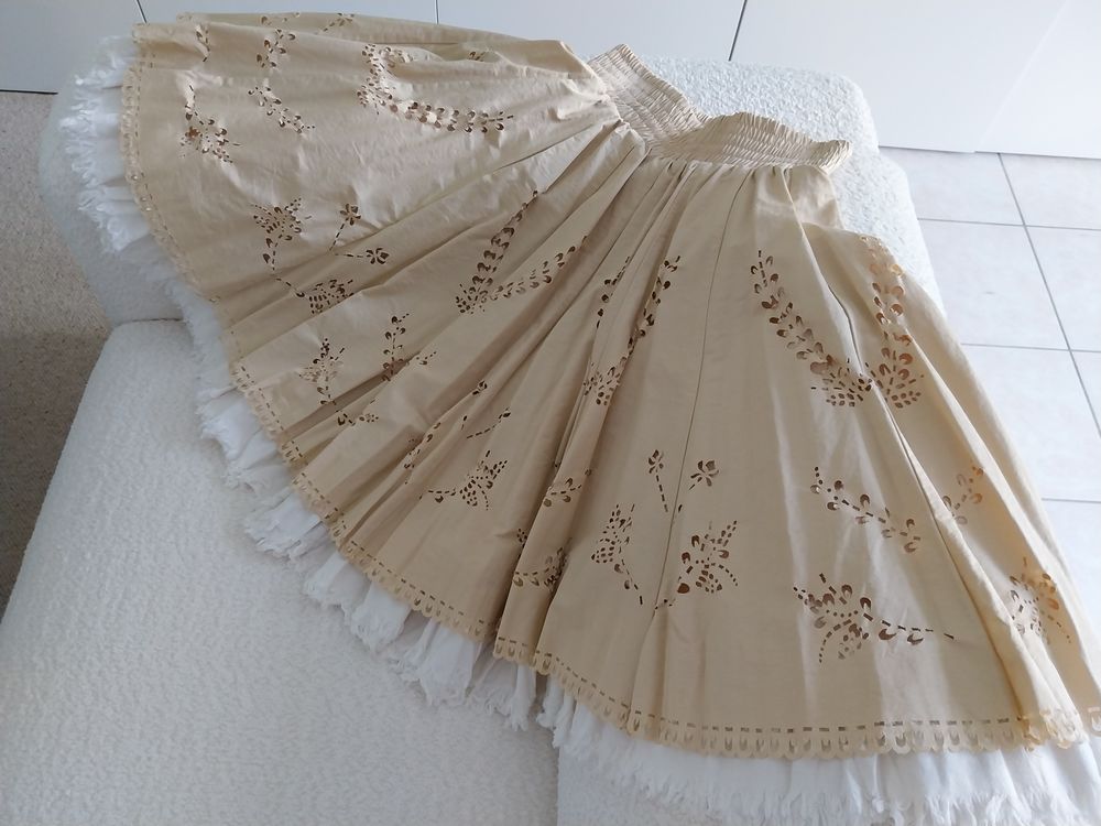 ORIGINALE ET JOLIE JUPE &Agrave; VOLANTS NEUVE Vêtements