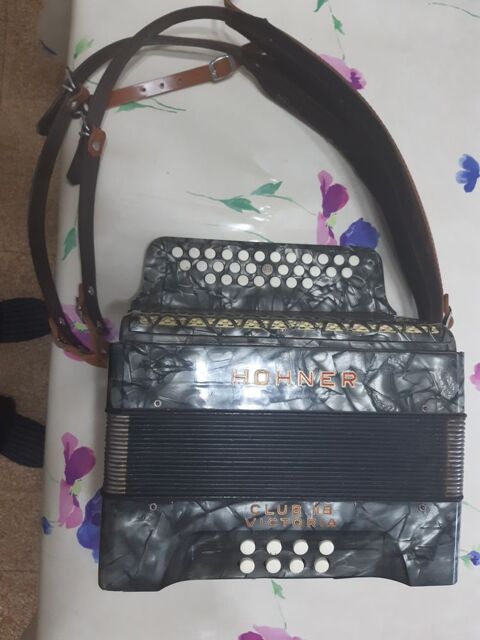 1 Accord�on 40 Carpentras (84)