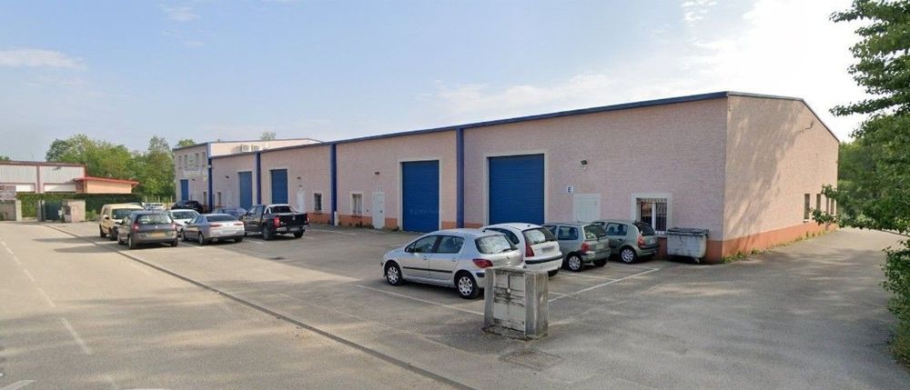 Location Atelier Atelier / Entrepôt / Garage Local à Saint Romain de Jalionas Saint-romain-de-jalionas