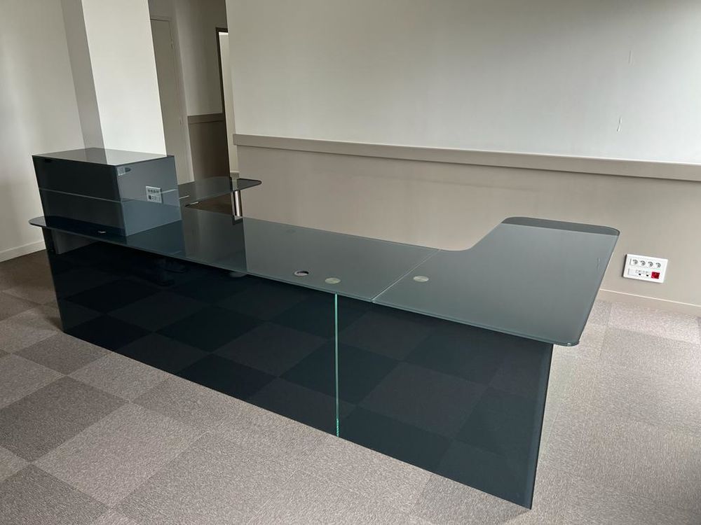 TR&Egrave;S GRAND BUREAU EN VERRE Meubles