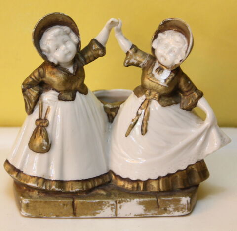 Danseuses porcelaine biscuit jardinière 30 Issy-les-Moulineaux (92)