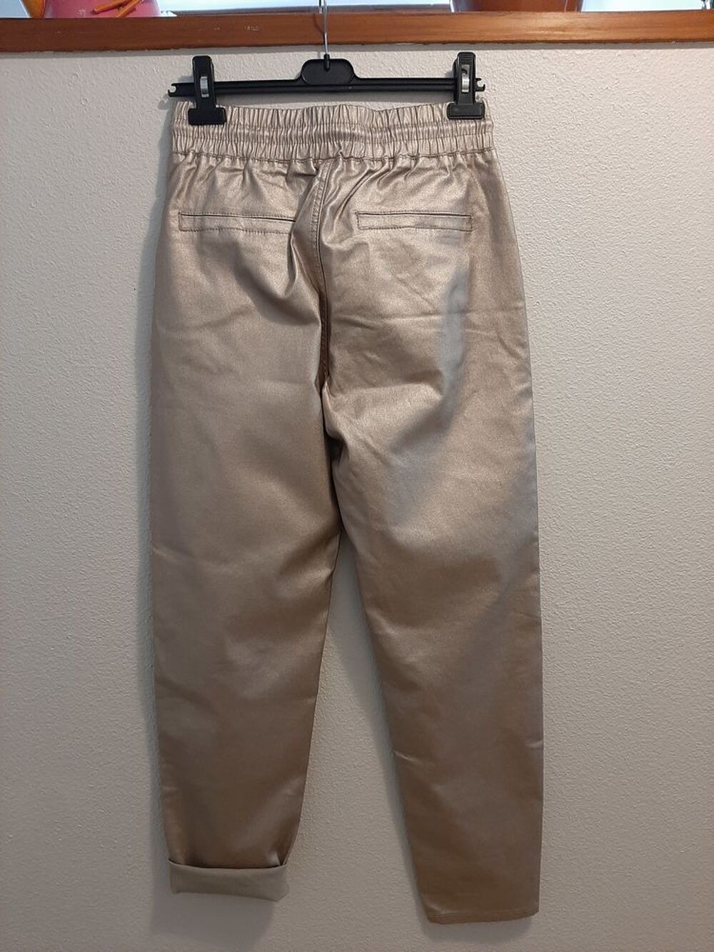Pantalon sportswear dor&eacute; Vêtements