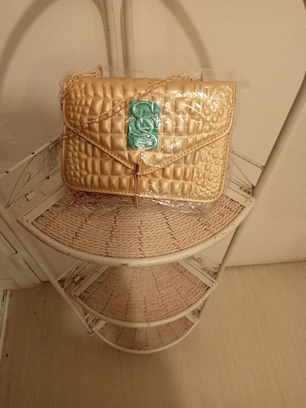 sac, de soir&eacute;e chic, &agrave; cha&icirc;ne, couleur dor&eacute; neuf Maroquinerie