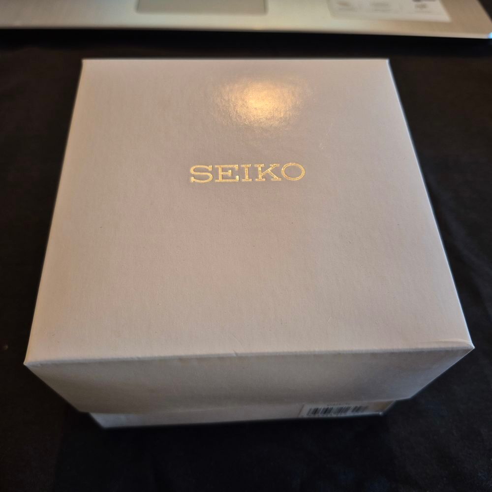 Montre Seiko Neuve SSB281P1 dans son coffret . Bijoux et montres