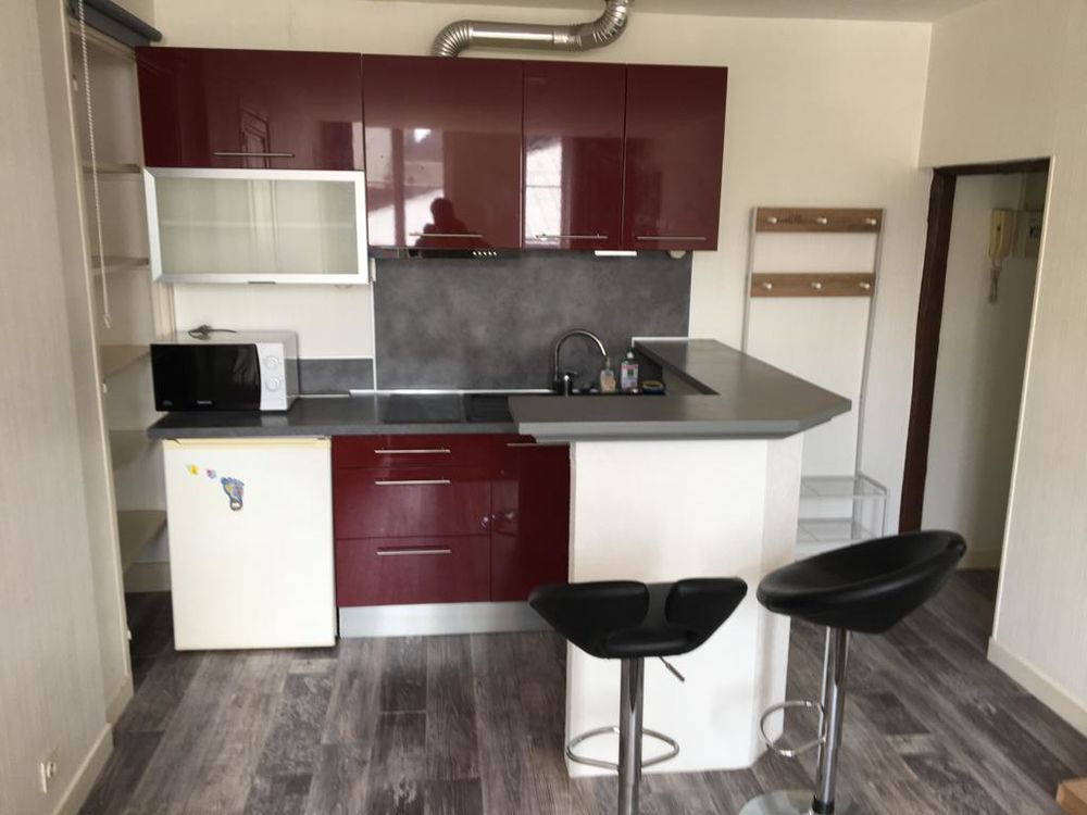 Location Appartement F2 meublé centre Troyes,chauff collectif,lave-linge,TV Troyes