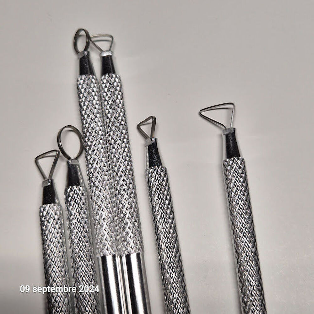 Lot de 6 Mirettes en m&eacute;tal avec 6 formes diff&eacute;rentes Bricolage