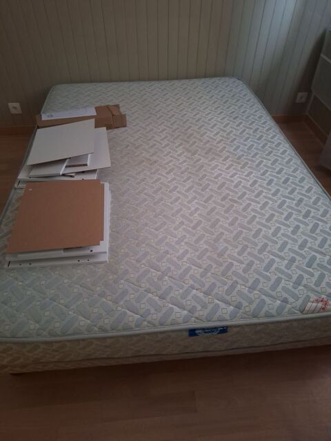 Literie et grande armoire 0 Saint-Martin-du-Fouilloux (49)