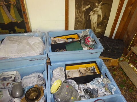 LOT IMPORTANT D OBJETS ANCIENS 150 Lacenas (69)