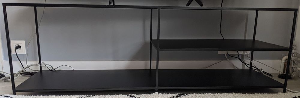 Meuble TV 140 x 40 cm m&eacute;tal noir AM.PM tr&egrave;s bon &eacute;tat Meubles