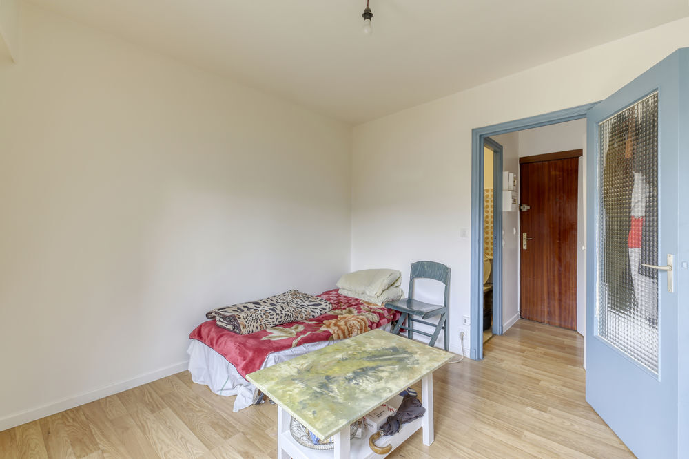 Vente Appartement Studio  vendre occup dans le 20e arrondissement, rue de la Chine. Paris 20