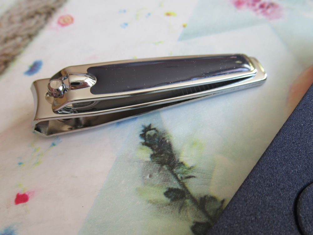 Coupe-ongles + S&eacute;parateur d'orteils pour vernis Bijoux et montres