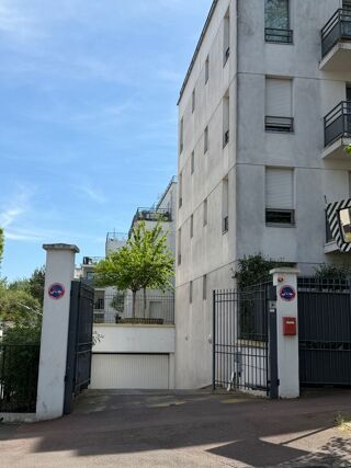  Parking / Garage à louer 12 m²