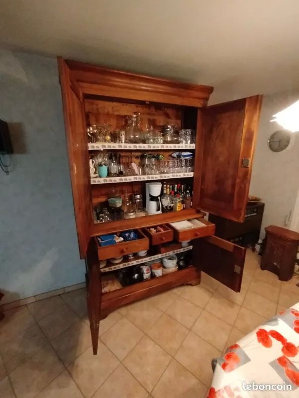 Meuble buffet merisier massif
Meubles