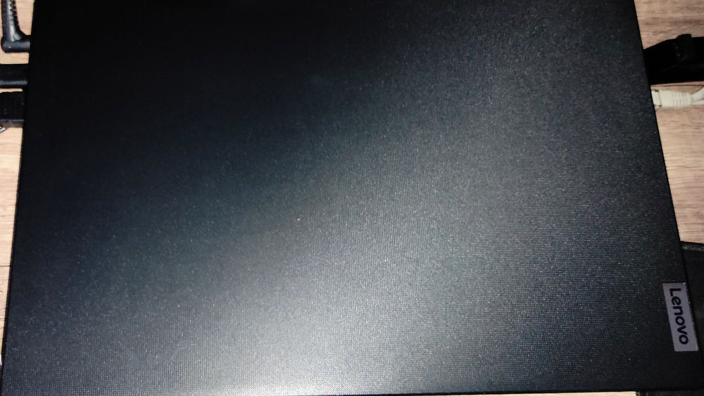 Portable Lenovo 15,6" Full HD ? 16?Go RAM ? 1?To SSD ? W11 Matériel informatique