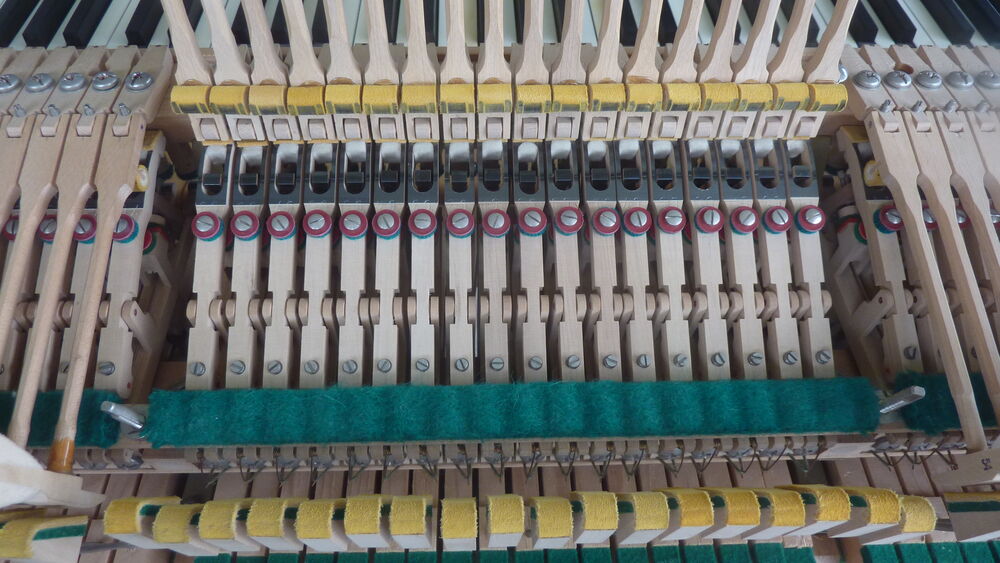 magnifique piano demi queue C.Beschtein B 203 de 1980 Instruments de musique