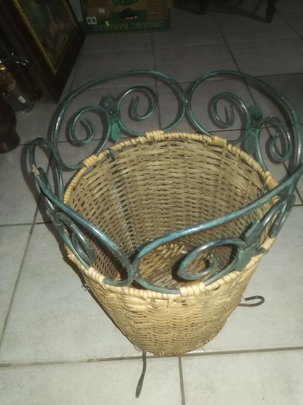 Poubelle m&eacute;tal et osier Décoration