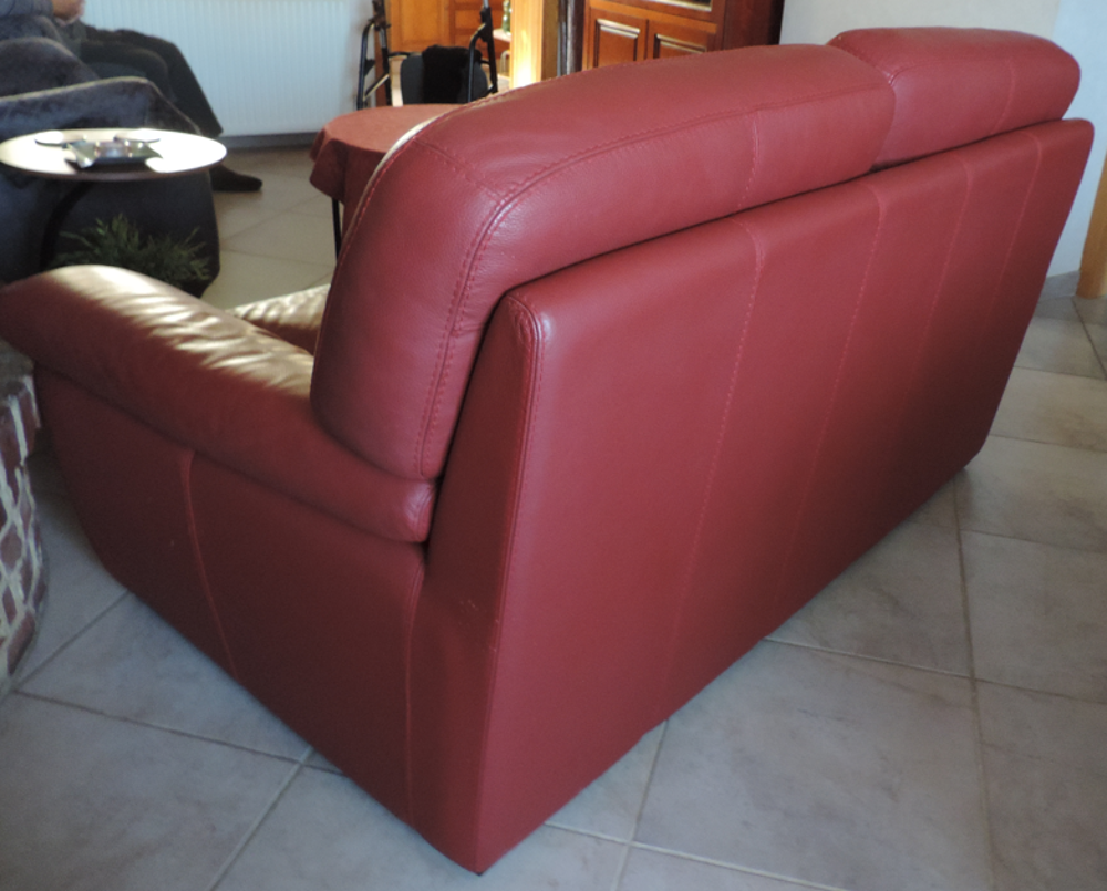 CANAPE CUIR ROUGE 2-3 places Meubles