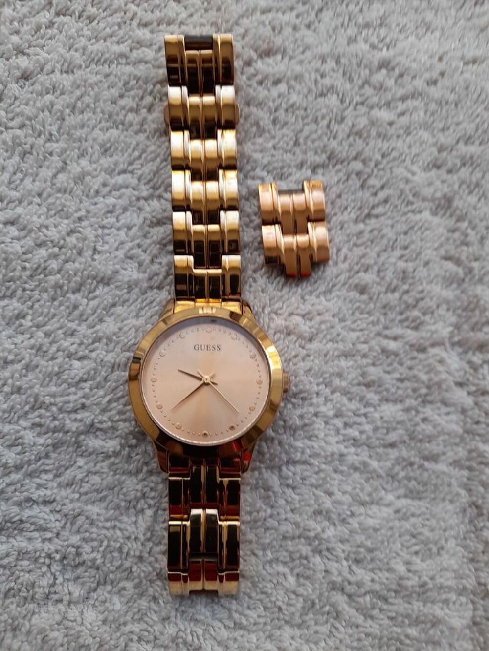 Belle montre Guess Ladies analogique Quartz port&eacute;e 3 fois Bijoux et montres