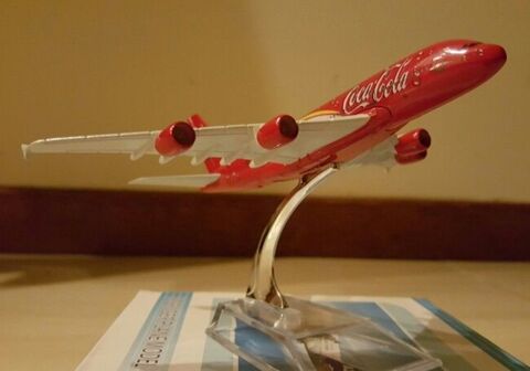 Avion de la marque Coca Cola, collector 15 Marseille 12 (13)
