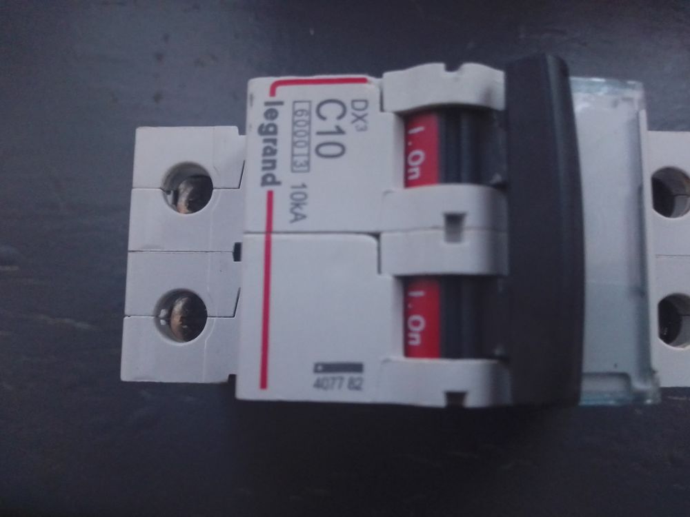 disjoncteur bipolaire c 10 Bricolage
