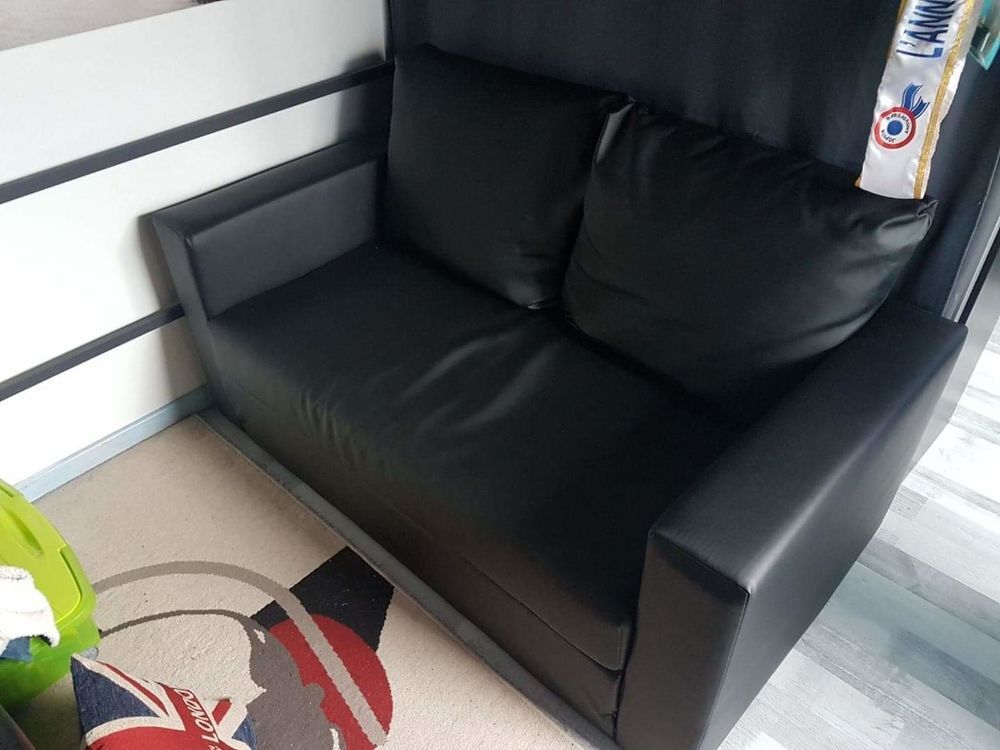Canap&eacute; noir simili cuir neuf, jamais servi Meubles