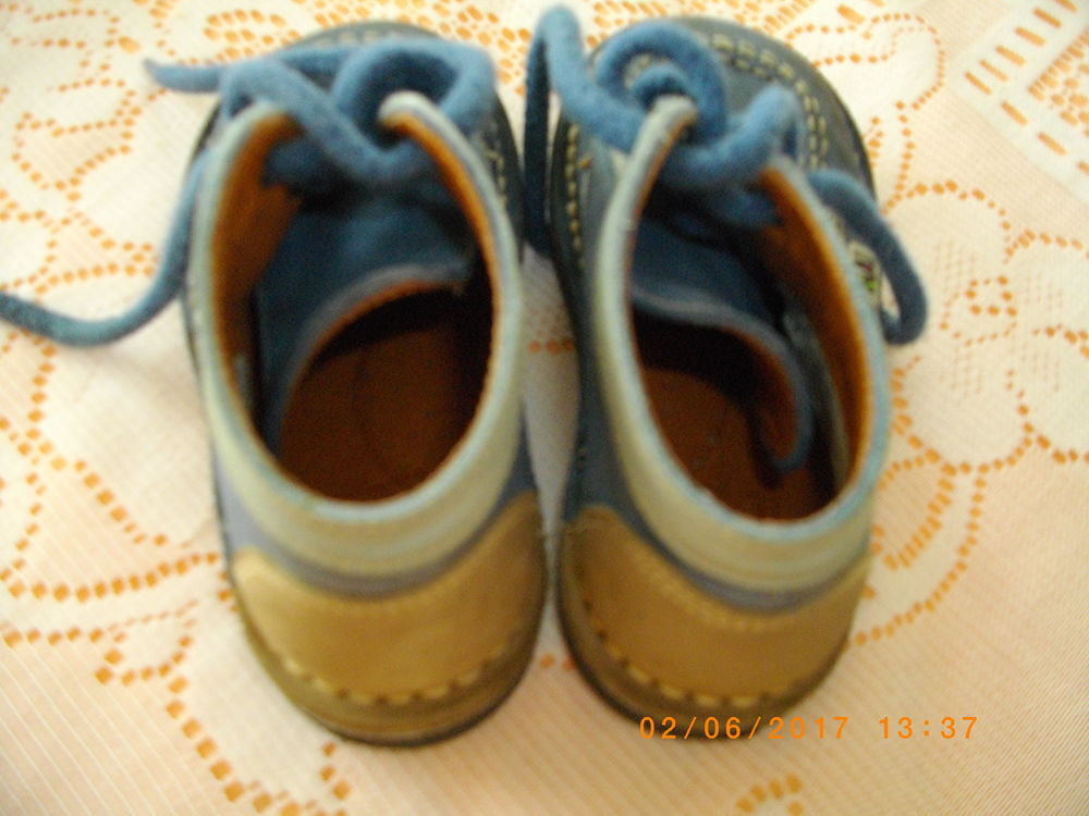 CHAUSSURES ENFANT GRIS BLEU - POINTURE : 16 Chaussures enfants