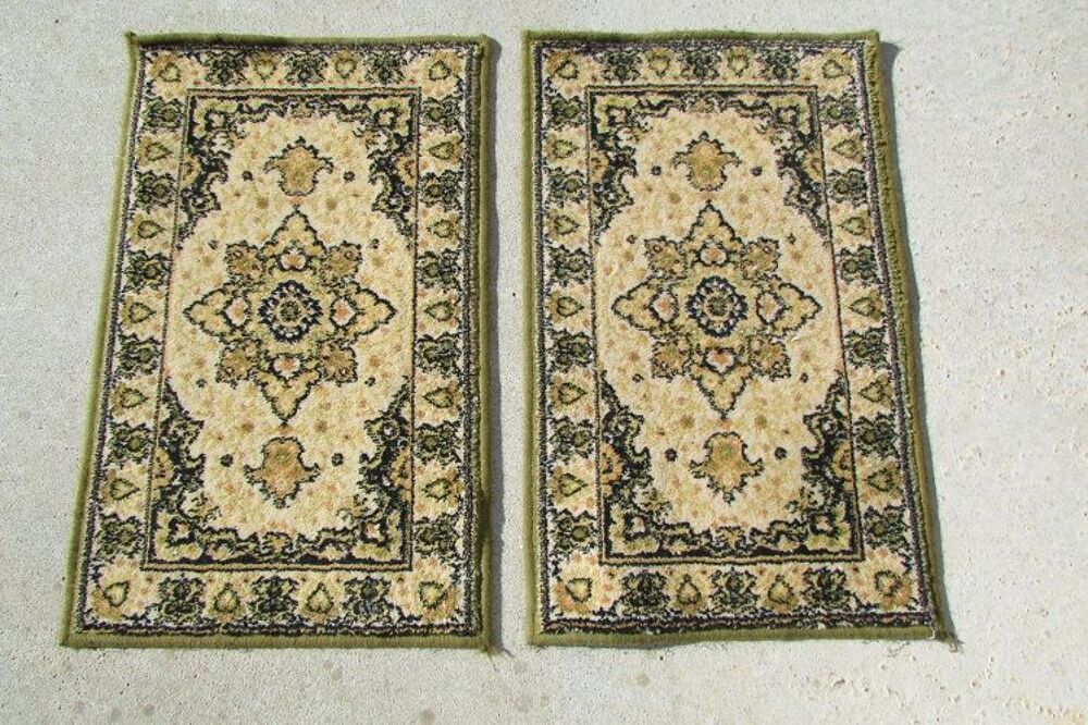2 tapis identiques 40 x 70 cm , vert et or Décoration
