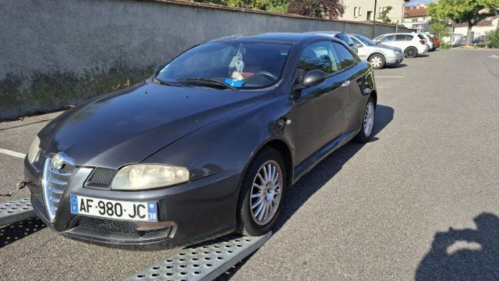 GT 1.9 JTD 150 Distinctive 2004 occasion 69320 Feyzin