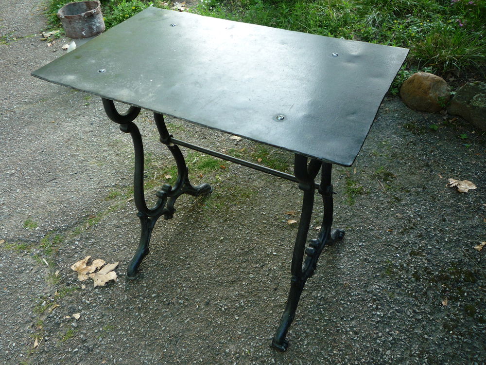 Table jardin/terrasse plateau fer Meubles