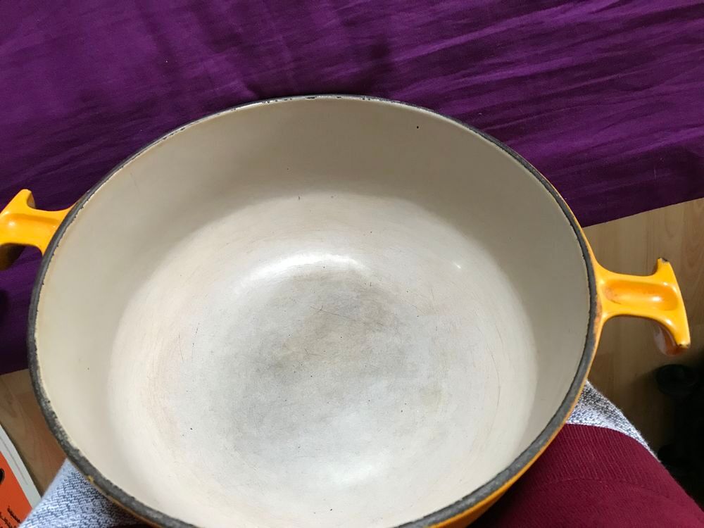 v&eacute;ritable cocotte en fonte LE CREUZET pour 80&amp;euro; prix ferme &Agrave; VENIR CHERCHER SUR PLACE Dcoration