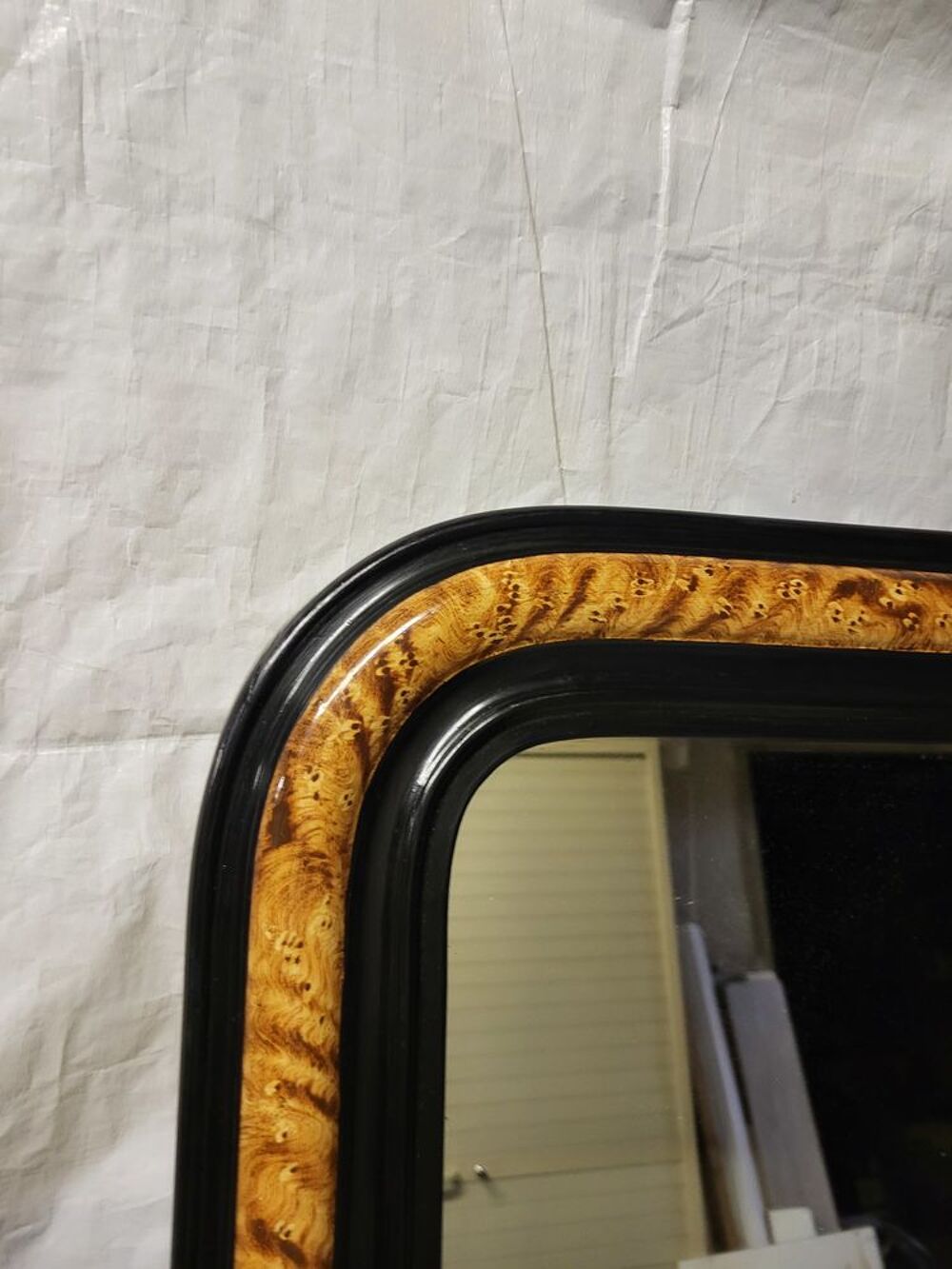 MIROIR DE CHEMINEE Borne laqu&eacute; noir et trompe l'oeil bois Décoration