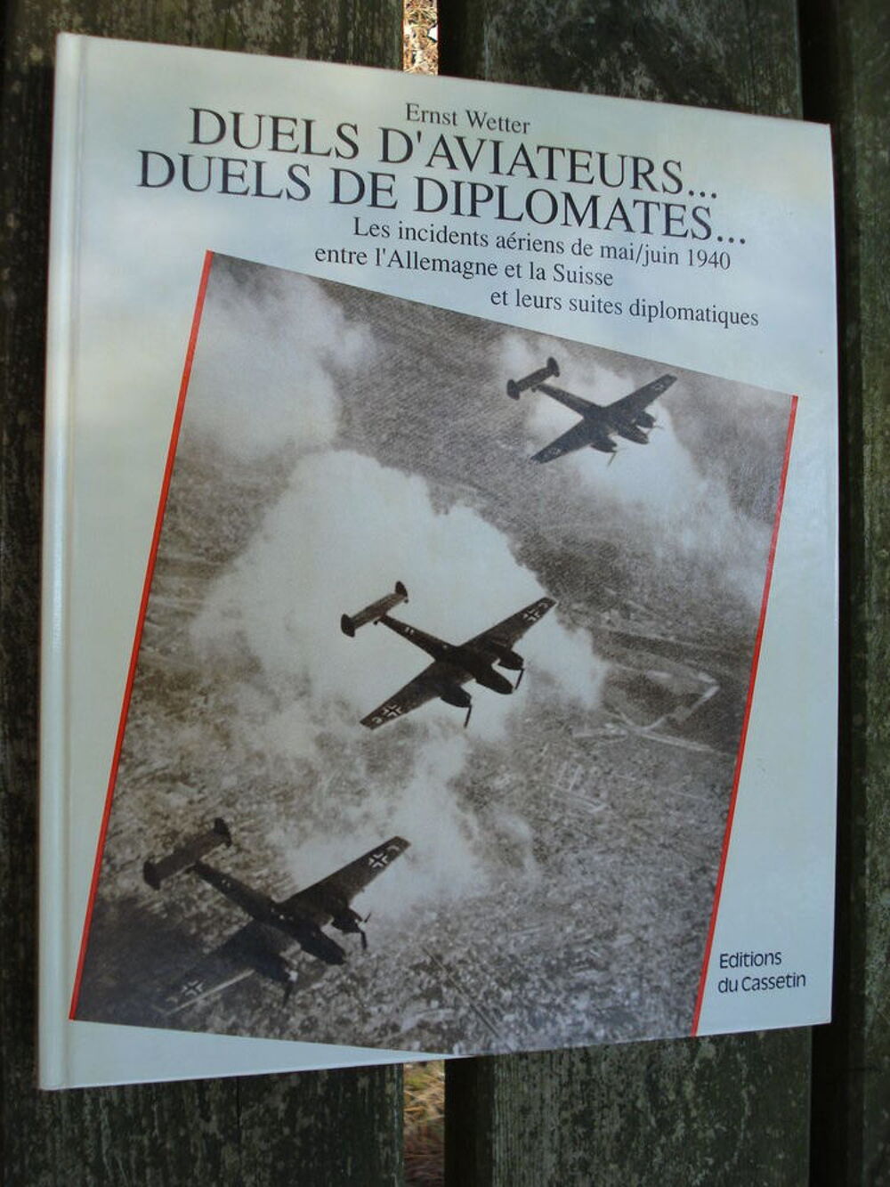 Duels d'aviateurs... Duels de diplomates... Livres et BD