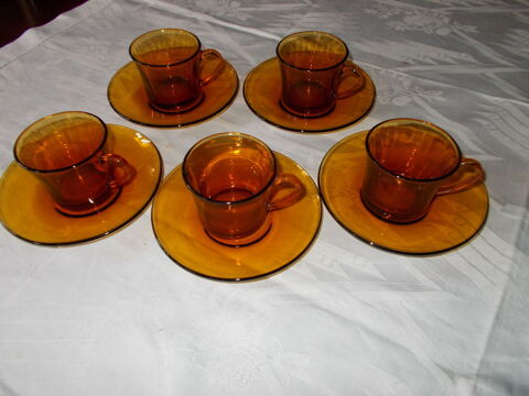 tasses et sous tasses vintages 10 Chissey-en-Morvan (71)