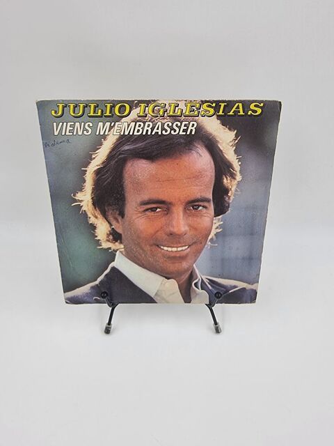 Vinyle 45 tours Julio Iglesias : Viens m'Embrasser  2 Vulbens (74)